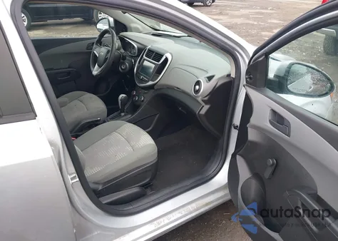 2017 Chevrolet Sonic Ls Auto z USA, uszkodzony, nr VIN 1G1JB5SG2H4131840